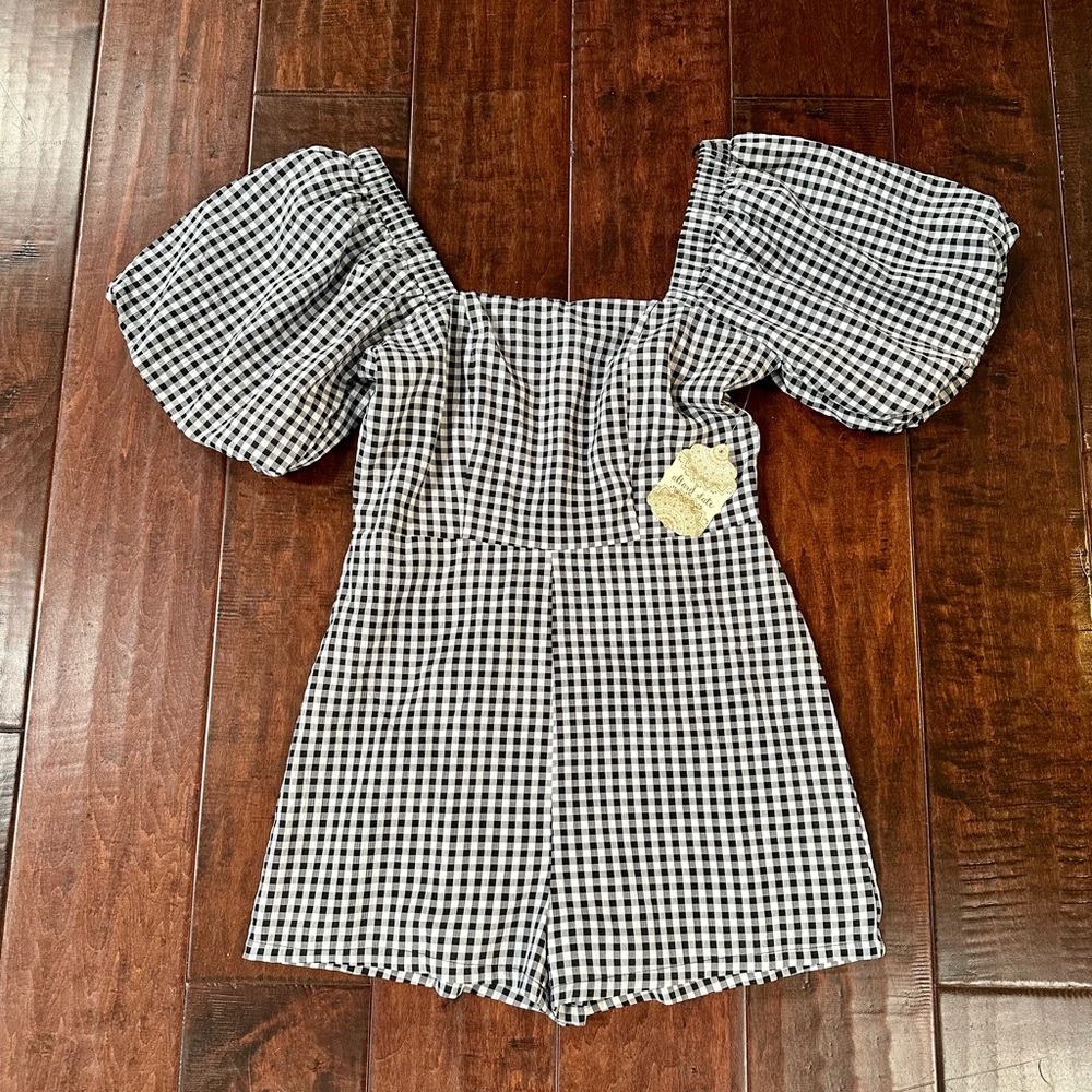 altar'd state puffed sleeve romper size medium nwt